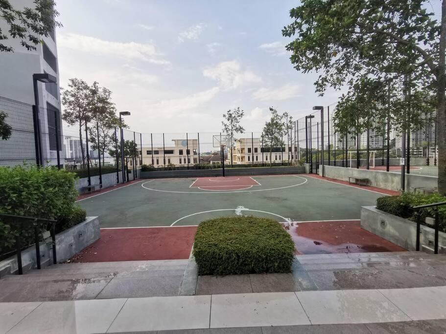 G-mat Staycation Free Wifi & Netflix Cyberjaya
